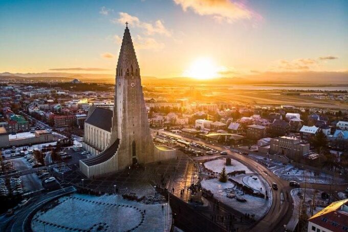 Private Bespoke 6-hour Reykjavik City Tour - Local Insights