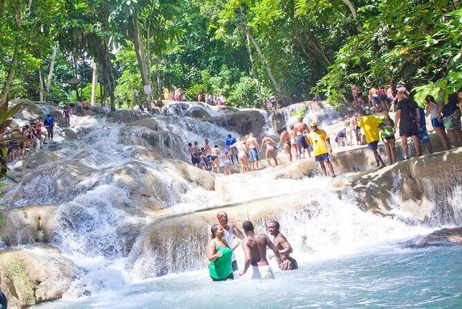 Private Blue Hole and Dunn's River Falls Tour with Transportation - FAQ