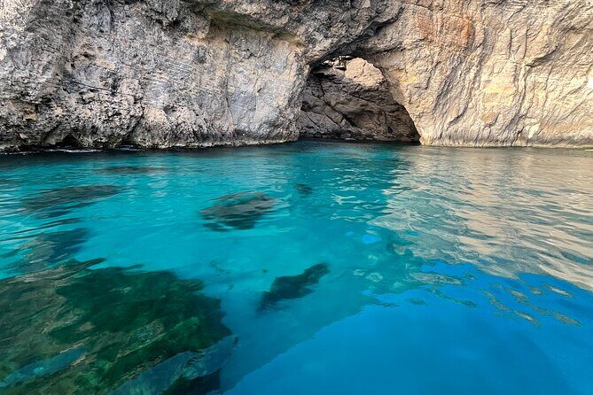 Private Boat Charter Blue Lagoon Crystal Lagoon and Comino - The Sum Up