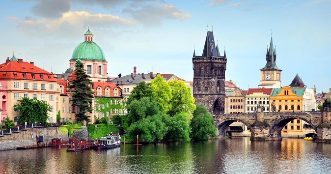 Private Boat Cruise With Unlimited Prosecco - Key Points