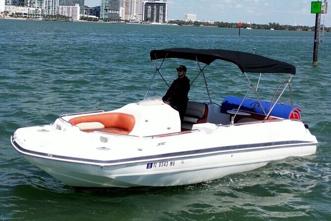 Private Boat Rental in Miami for 10 People - Why You’ll Love This Miami Boat Rental