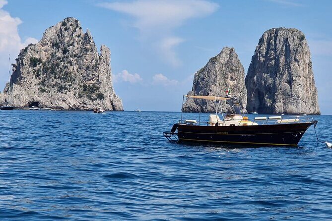 Private boat tour Capri Full day - An Introduction to the Experience