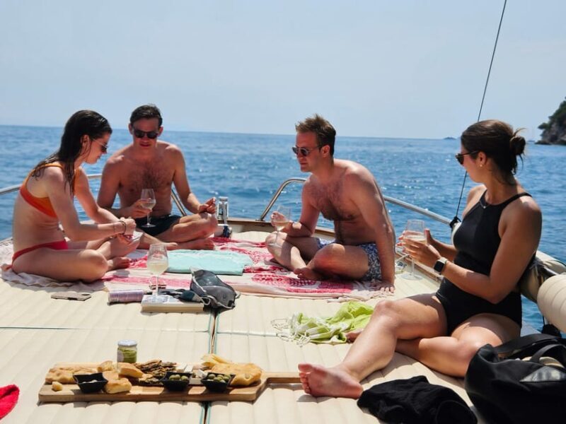 Private Boat Tour from La spezia to 5 Terre with Drinks-Snacks-Swimming - FAQs