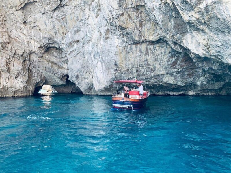 Private Boat tour of one day on a Private Apreamare 10 - The Sum Up