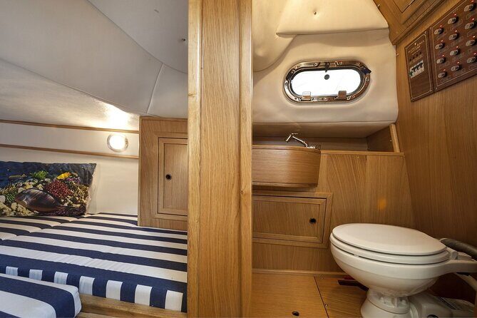 Private boat tour of the Amalfi coast or Capri - The Sum Up