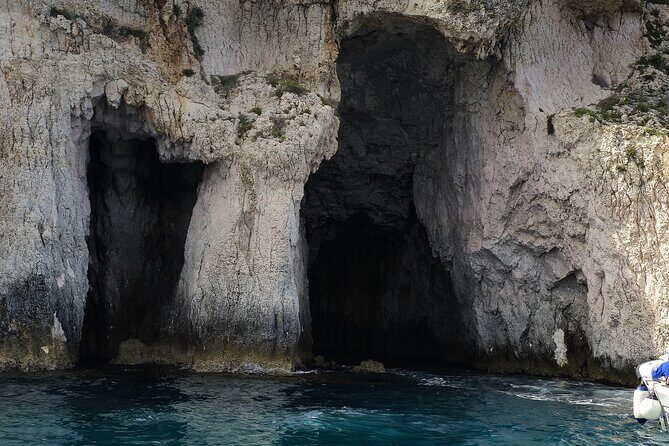 Private boat tour of the island of Ortigia and the sea caves - Key Points