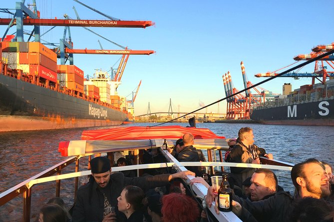 PRIVATE BOAT TOUR Through the Port of Hamburg - Meeting and Pickup Details