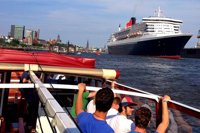 PRIVATE BOAT TOUR Through the Port of Hamburg - Accessibility and Participation