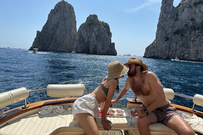 Private boat tour to Capri and Blue Grotto on Gozzo 32 ft - Key Points