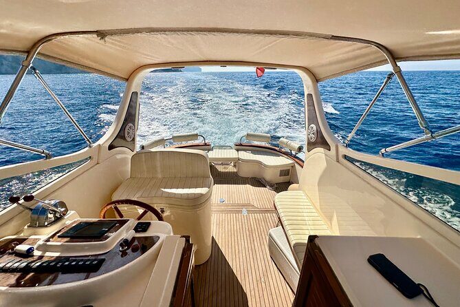 Private boat tour to Capri and Blue Grotto on Gozzo 32 ft - FAQ