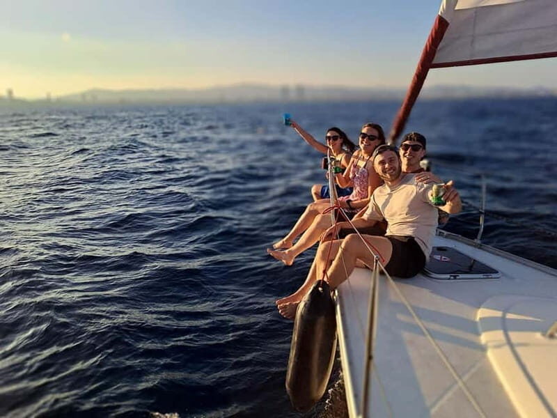Private boat with open bar and snacks - Setting sail on a scenic adventure