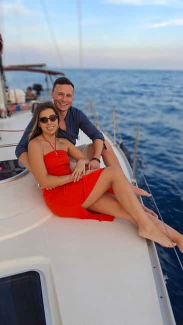 Private boat with open bar and snacks - Practical Details and Tips