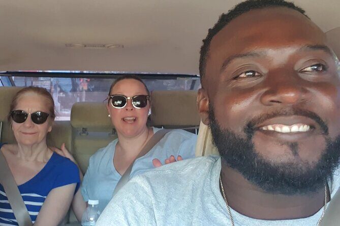 Private Bob Marley 9 Miles / Duns River fall entry fee includes - FAQ