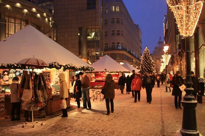 Private Budapest Christmas Market guided tour and Danube Evening cruise package - What the Experience Means for You