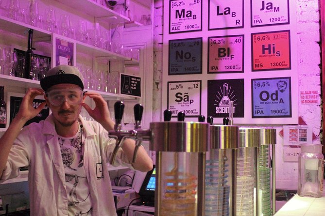 Private Budapest Ruin Bar Tour With Local Drinks & Street Food - Sampling Unique Local Drinks and Cuisine