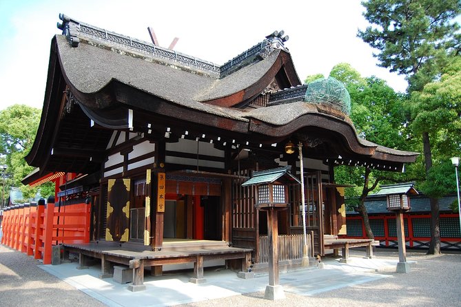 Private Car Full Day Tour of Osaka Temples, Gardens and Kofun Tombs - Visiting Osaka Castle
