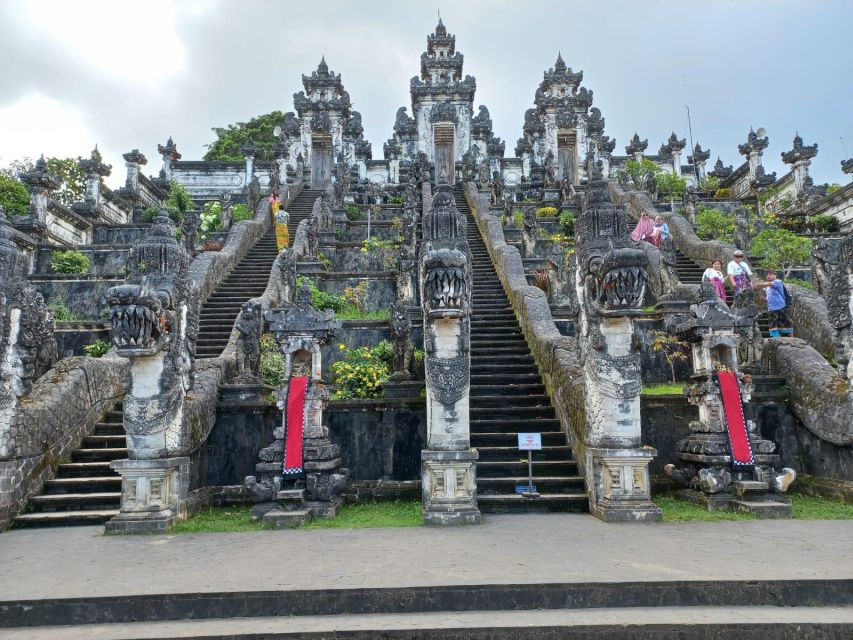 Private Car Tour With Guide - Key Points