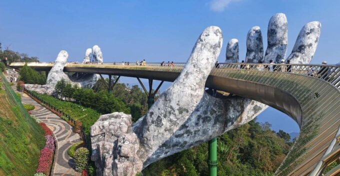 Private Car Transfer Can Tho to Tan Son Nhat (SGN) Airport - Local Insights