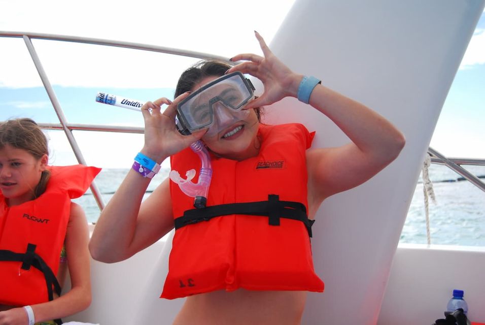 Private Catamaran Bliss: Snorkel, Drinks, Natural Pool - Snorkeling Adventure