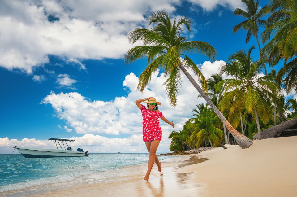 Private Catamaran Excursion to Isla Saona From Punta Cana - Key Points