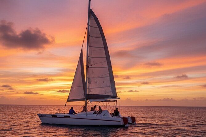 Private catamaran sail & snorkel - Key Points