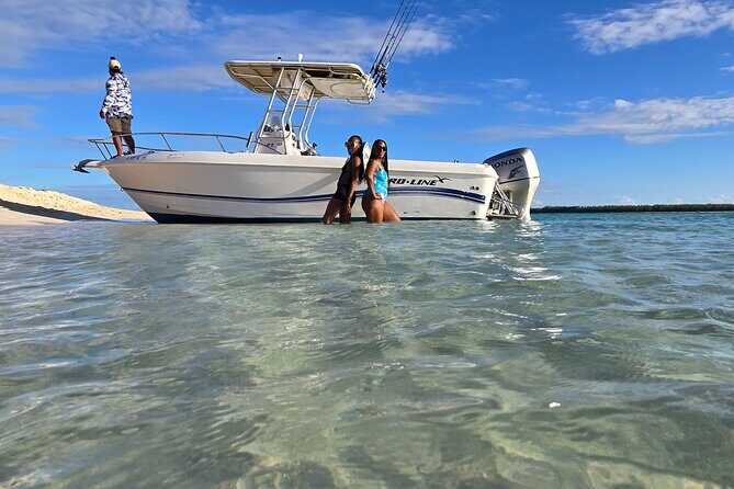 Private Center Console Boat for Sailing Bahamas Clear Waters - The Tour Overview: What You Get