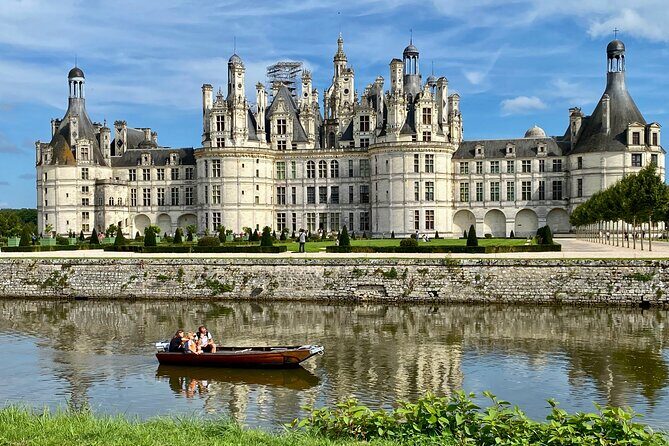 Private Chambord, Chenonceau, Da Vinci Clos Lucé Trip from Paris - FAQ