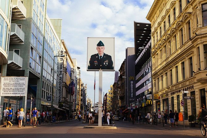 Private City Kickstart Tour: Berlin - Meeting Point