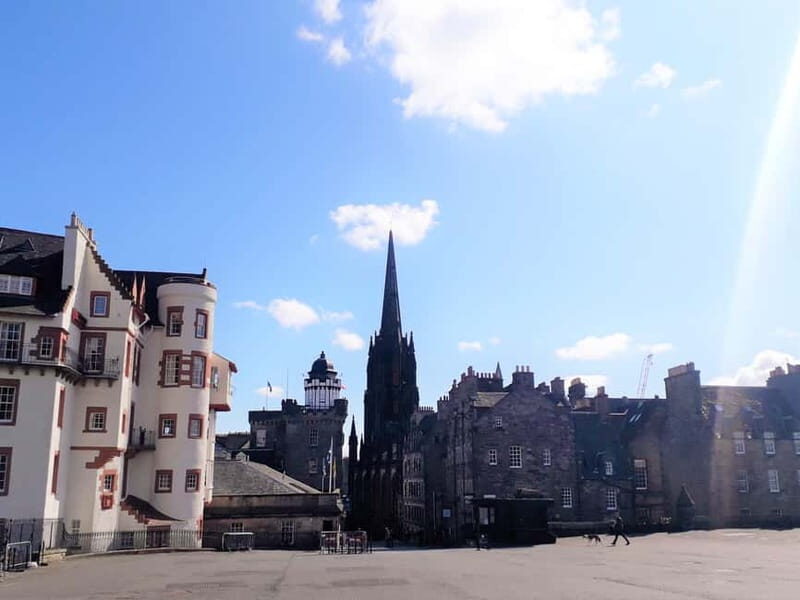 Private city tour of Edinburgh Old Town and the historic Royal Mile - Breaking Down the Itinerary