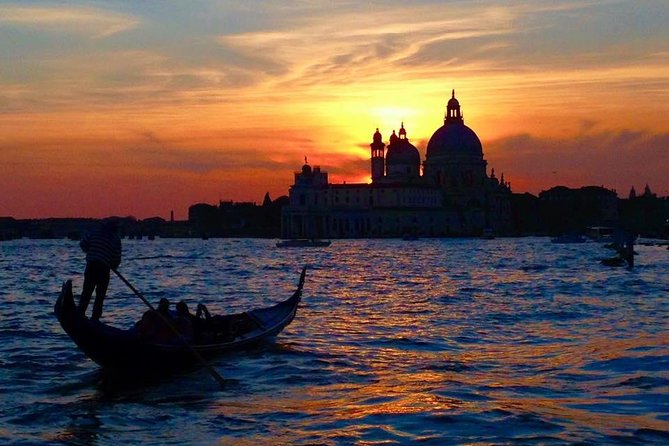 Private Cruise: Mystic Venice Cruise by Night - Capturing the Mystic Ambiance