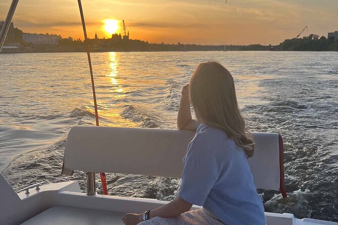Private Cruise on Vistula in Warsaw for 9 With Our Helmsman - Inclusions and Amenities