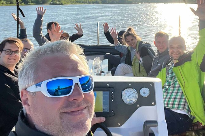 Private Cruise on Vistula in Warsaw for 9 With Our Helmsman - The Sum Up