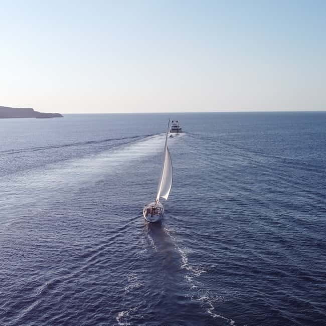 Private Daily Boat Tour to discover the highlights of Milos - Key Points