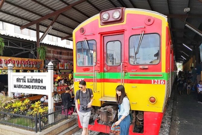 Private Damnoen Saduak and Maeklong Railway Market Tour(min 2pax) - Inclusions and Amenities