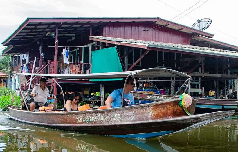 Private: Damnoen Saduak Floating Market, Railway, Wat & More - Discover the Damnoen Saduak Floating Market