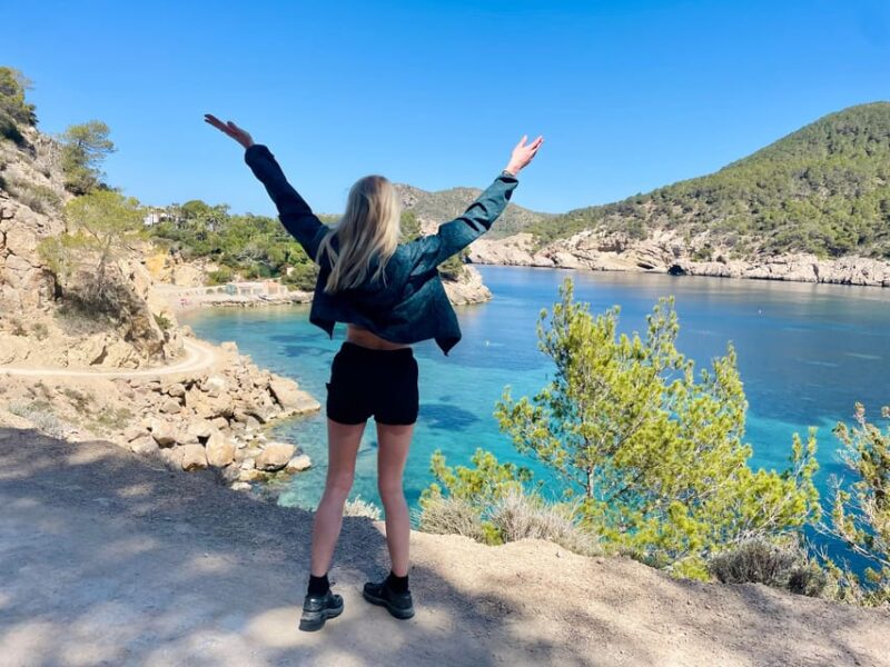 Private Day Retreat: Hike, Yoga, Relaxation & Singing Bowls - Key Points