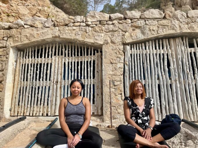 Private Day Retreat: Hike, Yoga, Relaxation & Singing Bowls - Location and Meeting Point