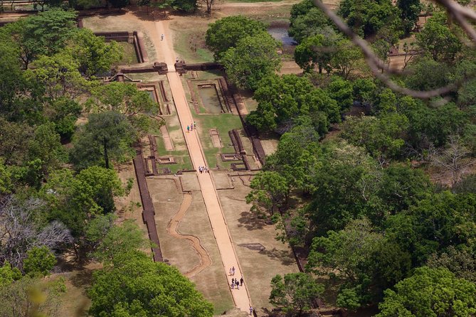 Private Day Tour From Colombo to Sigiriya, Dambulla & Pidurangala - Inclusions and Amenities
