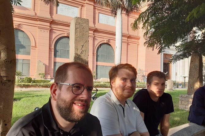 Private Day Tour to Giza Pyramids and Egyptian Museum From Cairo With Guide - Pyramid and Sphinx Visit