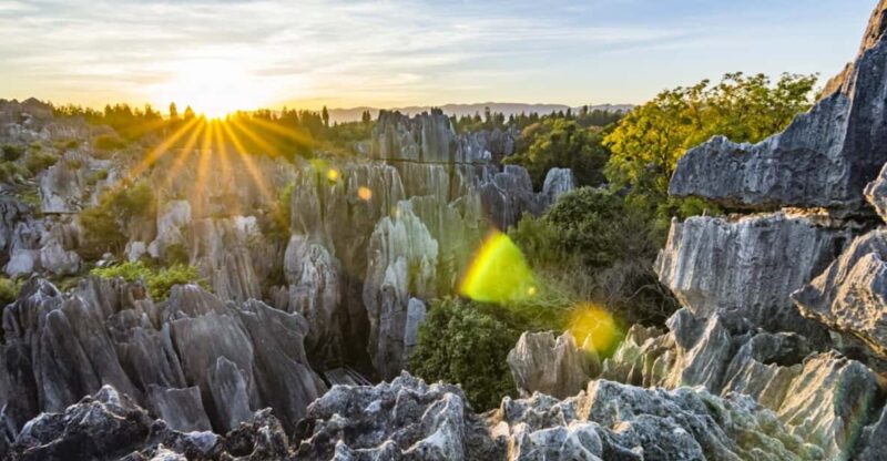 Private Day Tour to Kunming Stone Forest and Jiuxiang Cave - Itinerary Details