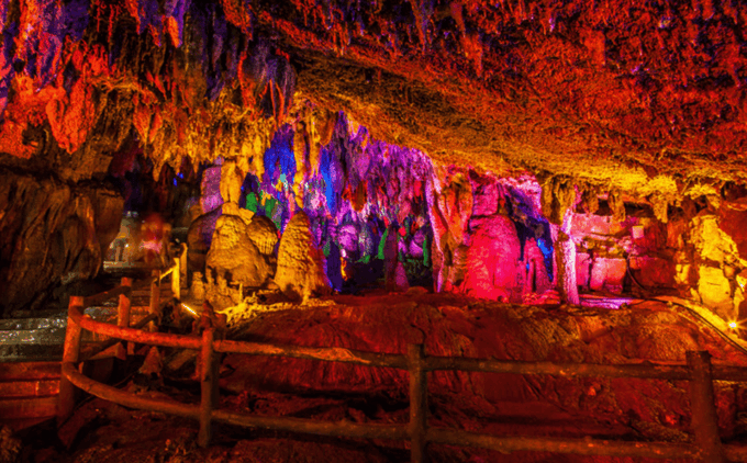 Private Day Tour to Kunming Stone Forest and Jiuxiang Cave - Tour Highlights