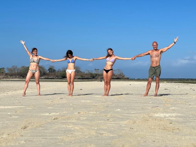 Private Day Tour to Pink Beach-Sand Island-Gili Petelu - Inclusions