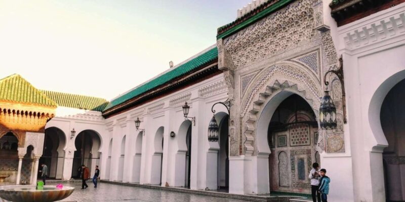 Private Day Trip From Meknes to Fez With Officiel Guide - Exploring the Karaouiyne University