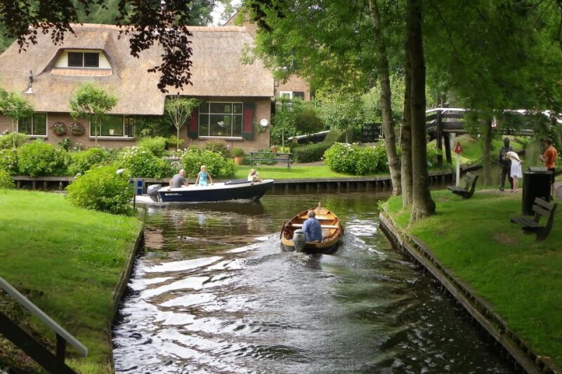Private Day Trip to Giethoorn and the Afsluitdijk - Discovering the Afsluitdijk