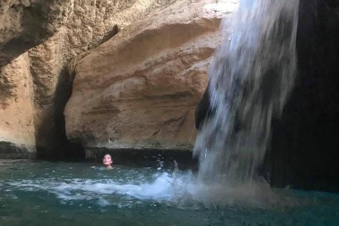 Private Day Trip to Wadi Shab & Bimmah Sinkhole Price Up To 5 Persons - Traveler Information