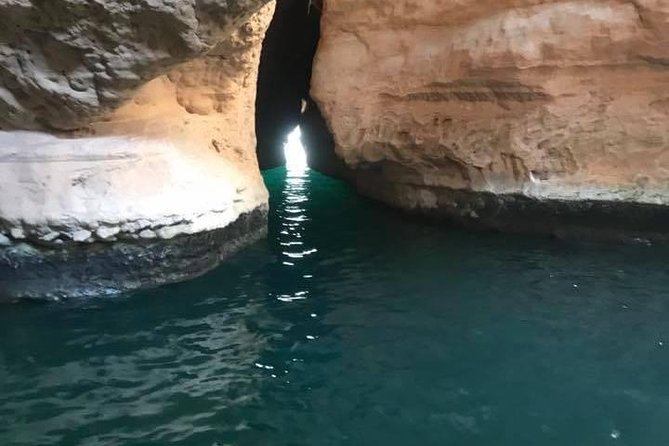 Private Day Trip to Wadi Shab & Bimmah Sinkhole Price Up To 5 Persons - Customer Feedback