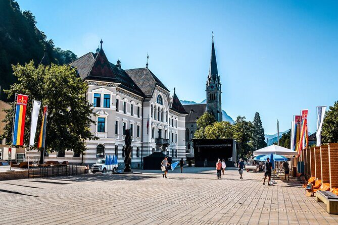 Private Daytrip by Car to Liechtenstein, Germany, Austria & Swiss - FAQ