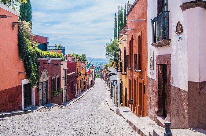 Private DayTrip Guanajuato City to San Miguel de Allende and back - FAQs