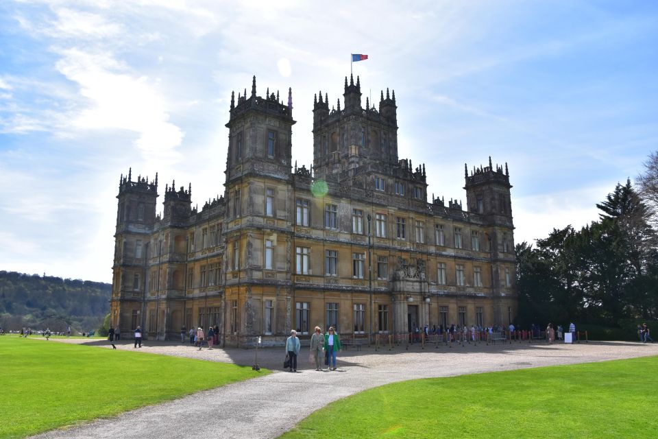 Private Downton Abbey Day Tour, Including Pub Lunch - Lunch at The Trout Pub