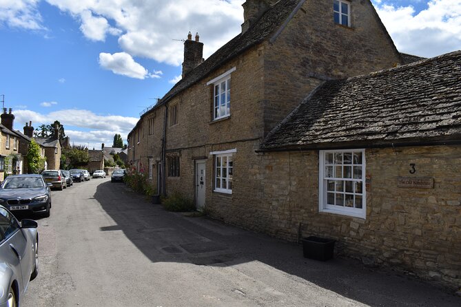 Private Downton Abbey Tour, Including Bampton, Cogges Farm, and Highclere - Accessibility and Participation